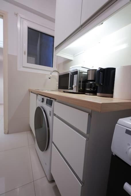 Syntagma Square, 70Sqm Pentelis Sunny Apartment Aten Exteriör bild
