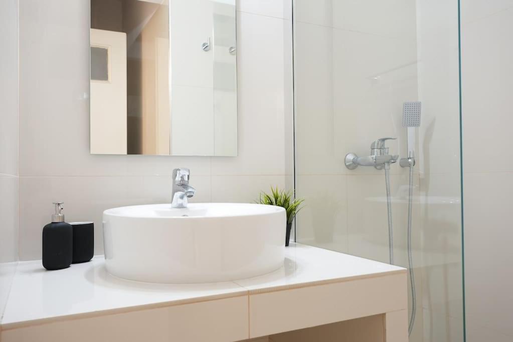 Syntagma Square, 70Sqm Pentelis Sunny Apartment Aten Exteriör bild